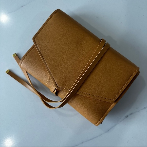 BNIB: Glass Ladder Tech Organizer | honey - Picture 9 of 10